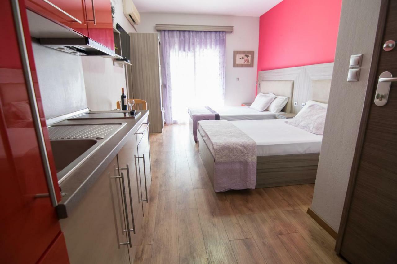 Avra Comfort Rooms - Family Nea Poteidaia Dış mekan fotoğraf