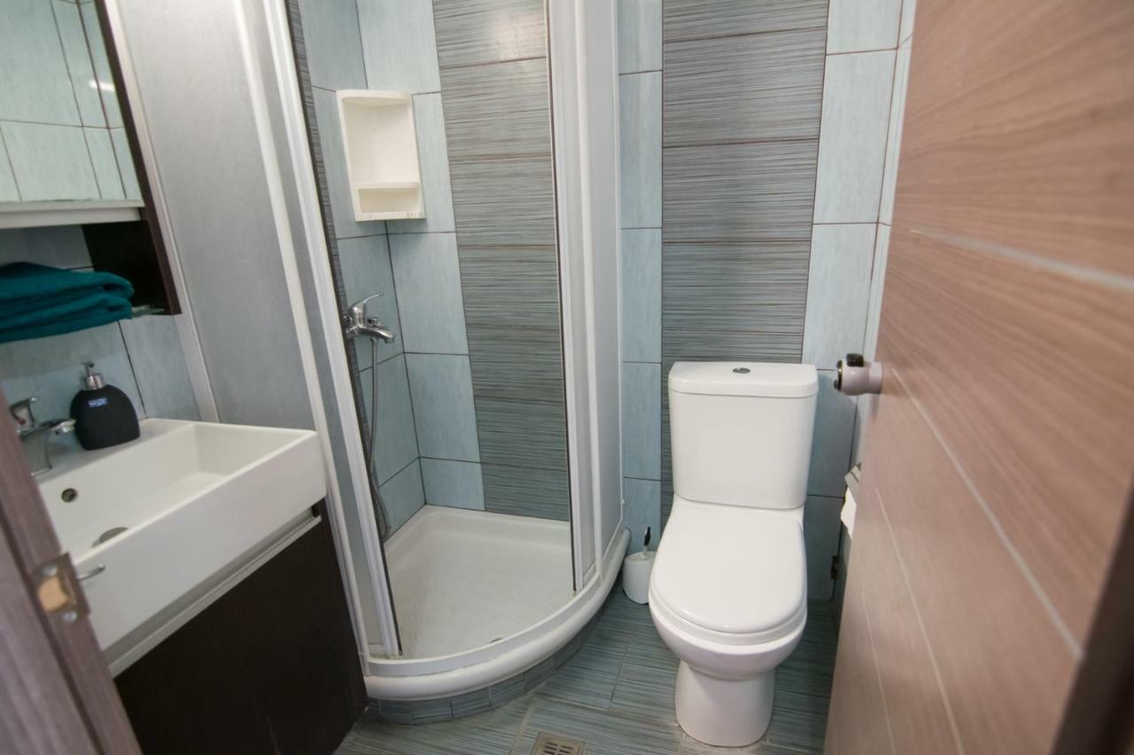 Avra Comfort Rooms - Family Nea Poteidaia Dış mekan fotoğraf
